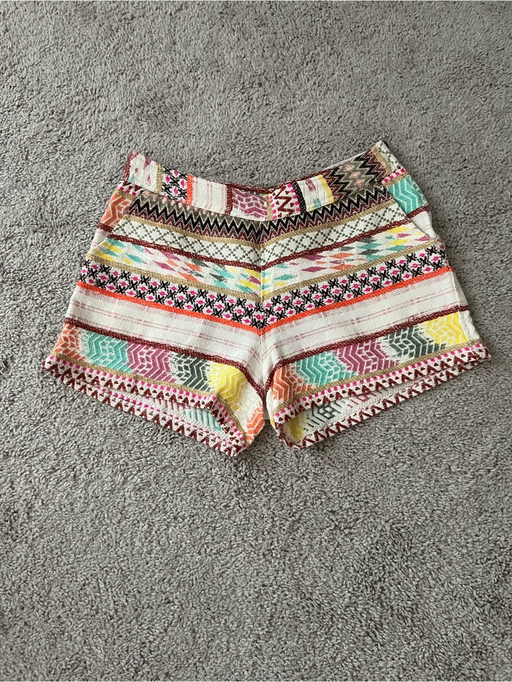 NWOT Multicolor Tribal Pattern Shorts Size 4